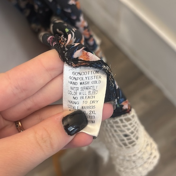 Umgee Boho Navy Floral Kimono with Lace Trim Size 1XL/2XL - Picture 4 of 5